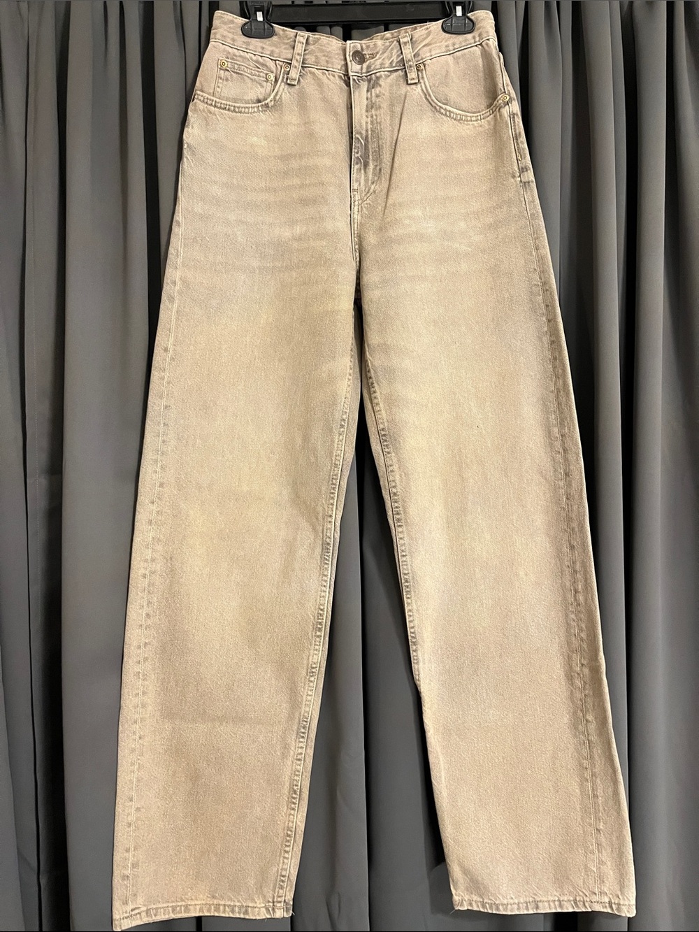 Zara Women's Relaxed Beige Wide-Leg Jeans